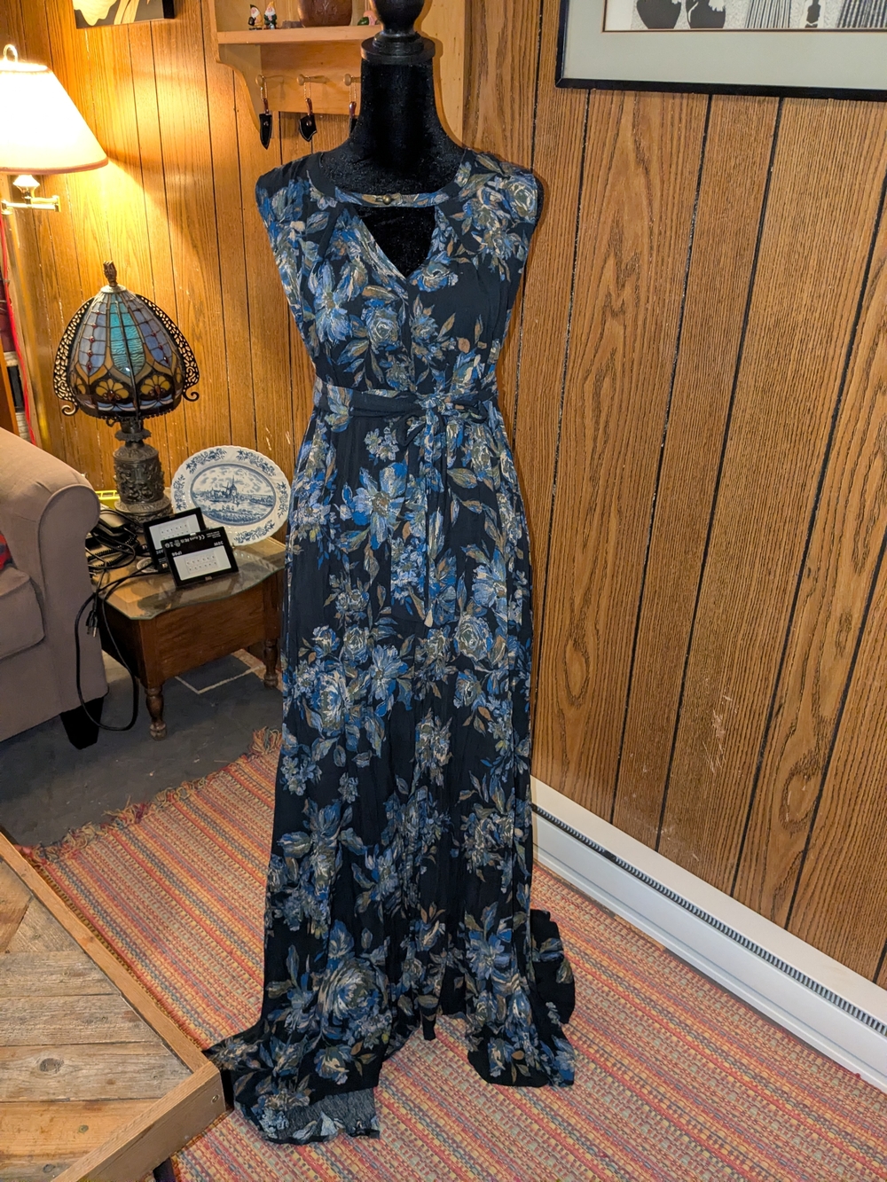 REMA Aparellel Sleeveless Navy Floral Marie Maxi SwingDress with Belt